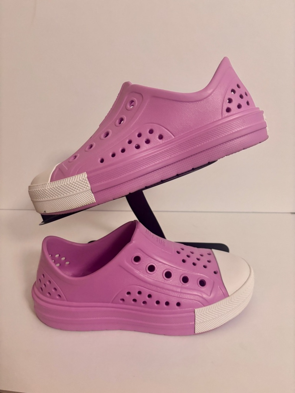 The Converse Chuck Taylor All Star Play Lite CX slip-on shoes K5
